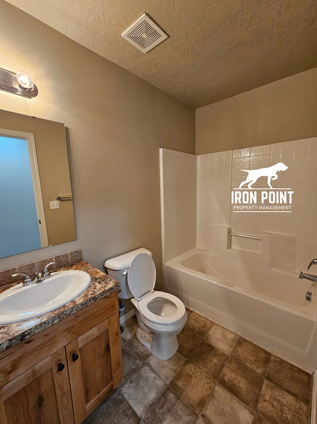 Building Photo - SC5700