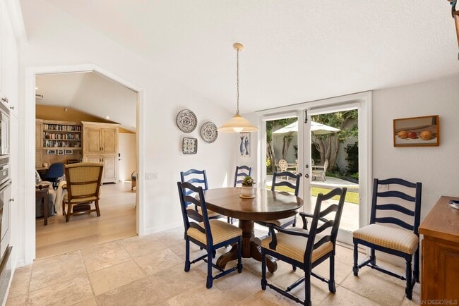 Building Photo - 8510 El Paseo Grande
