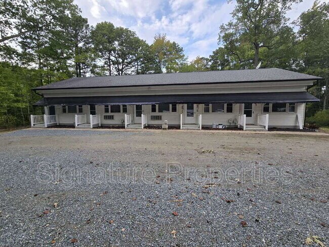 Building Photo - 773 Long Point Rd