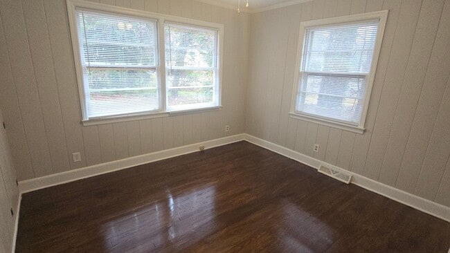 Building Photo - lonsford1575-1577