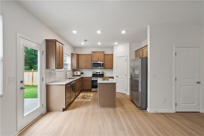 Building Photo - 220 Bloomfield Cir