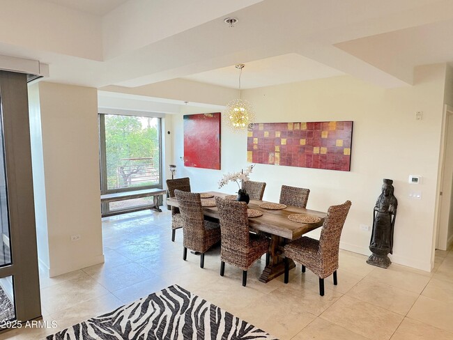 Building Photo - 7117 E Rancho Vista Dr