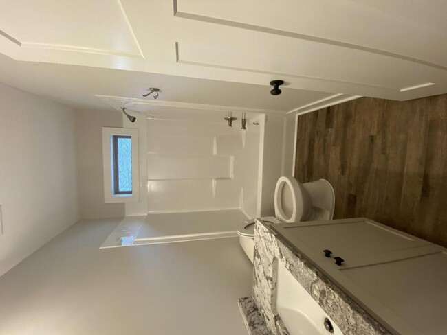 Building Photo - 20 Settlers Cove Dr