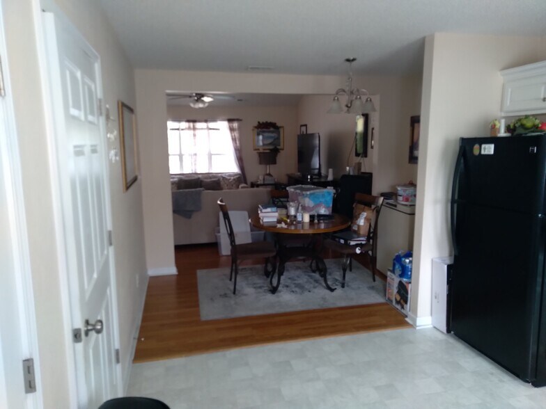 Dining Area - 109 Smith St