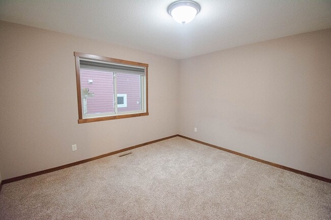 Building Photo - 6736 Clarkia Dr NW