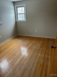 Building Photo - 4593 Brookhill Dr S