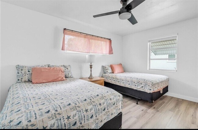 Building Photo - 1661 Coronado Rd