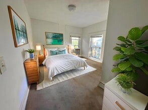 Building Photo - 2 bedroom in Waltham MA 02453
