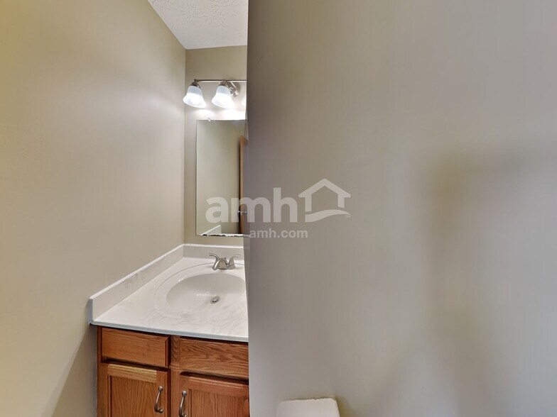 Building Photo - 344 Pataskala Ridge Dr SW