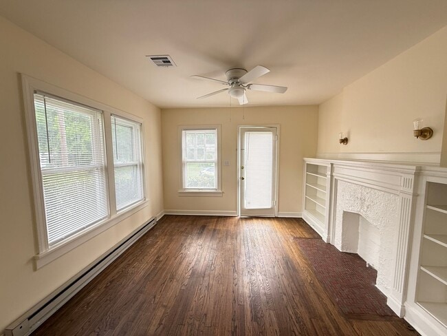 Building Photo - Tulsa One Bedroom Water and Trash Included