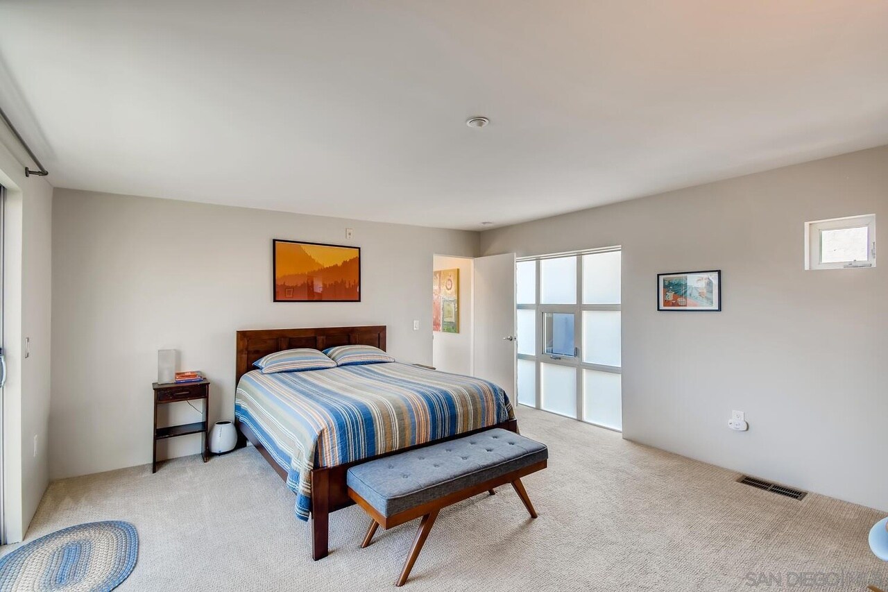 Building Photo - 991 Sigsbee St