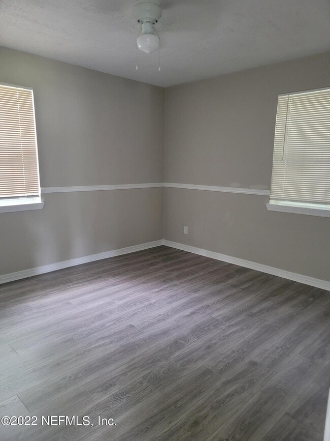 Building Photo - 6442 Ballejo Ct N
