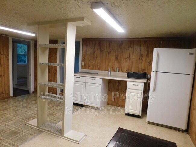 Building Photo - 186 Benedict Ln