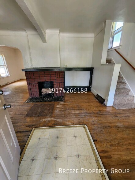 Primary Photo - 713 Orchard St