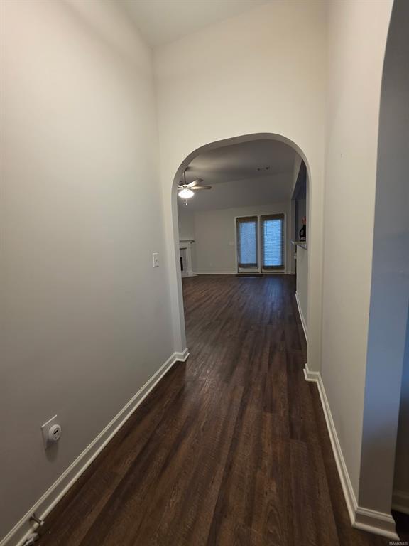 Building Photo - 745 Park Ln