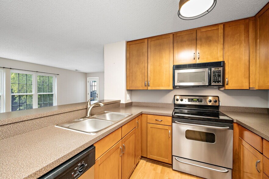 Building Photo - 6155 Chasewood Pky