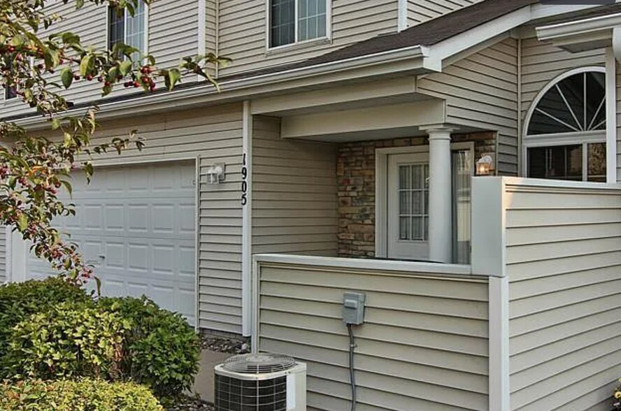 Building Photo - 1905 Ironwood Bay