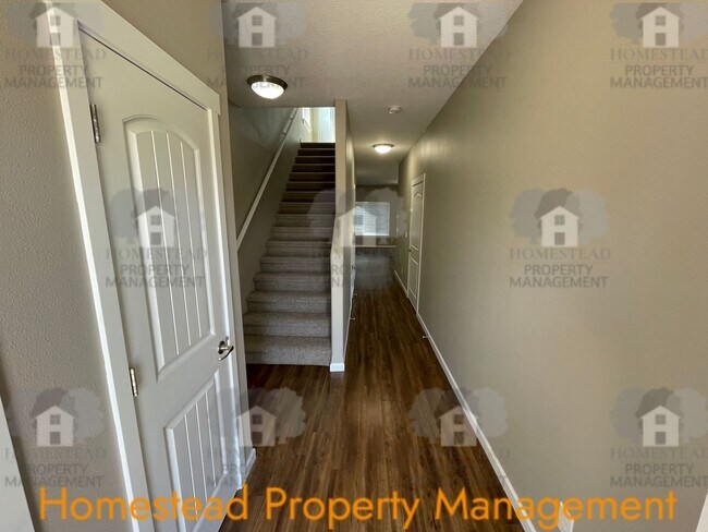 Building Photo - 1410-1412 Marigold Dr