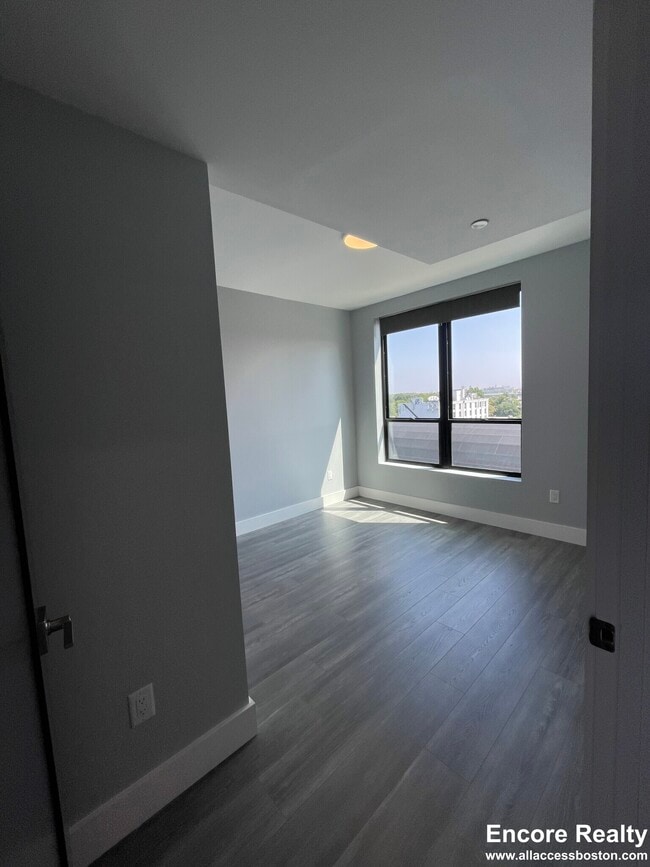 Building Photo - 365 Western Ave