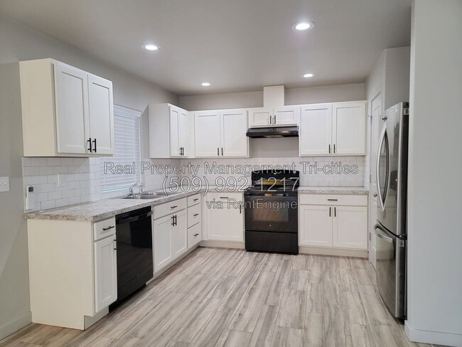 Building Photo - 412 Whitefish Ln