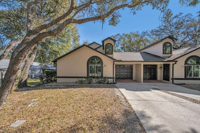 Building Photo - Beautiful executive Townhome