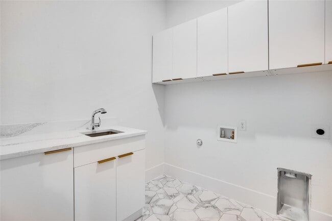 Building Photo - 3321 Walchard Ct