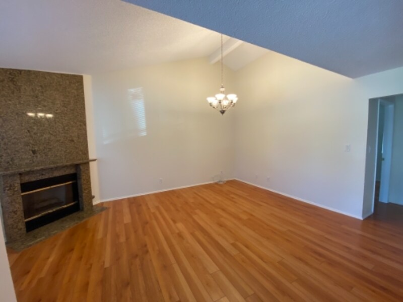 Building Photo - 606 S Everett St