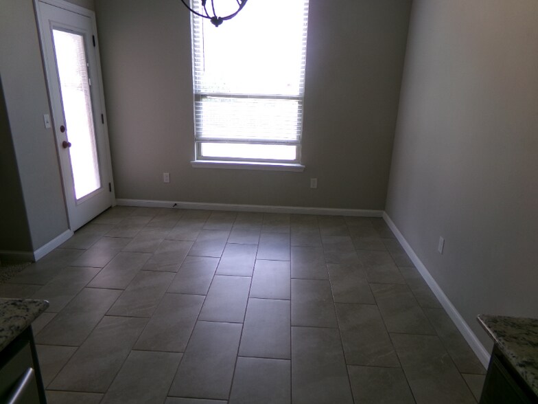 Building Photo - 4203 Eagle Cliff Dr