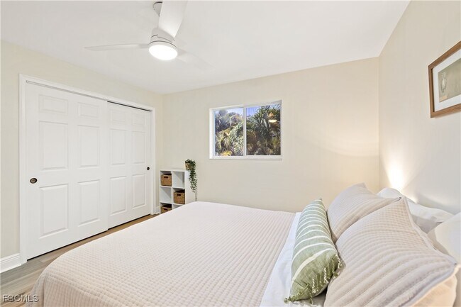 Building Photo - 2309 SW 27th St