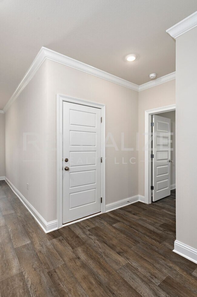 Building Photo - 14567 Dayton Cir