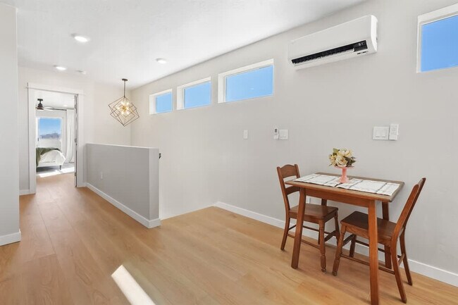 Building Photo - 304 Cliff Swallow Ave