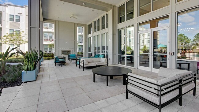 Building Photo - 13000 Breaking Dawn Dr