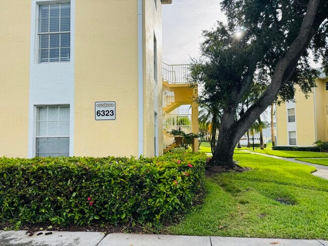 Building Photo - 6323 La Costa Dr
