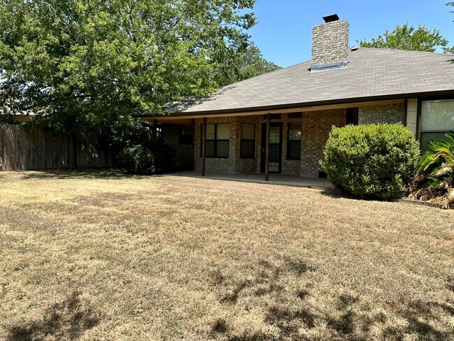 Building Photo - 4914 Peppermill Hollow - Call LONGHORN PRO...