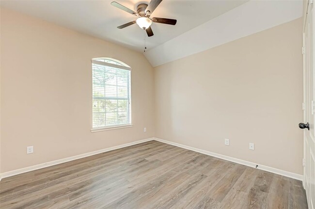 Building Photo - 26611 Glenrock Hills Dr