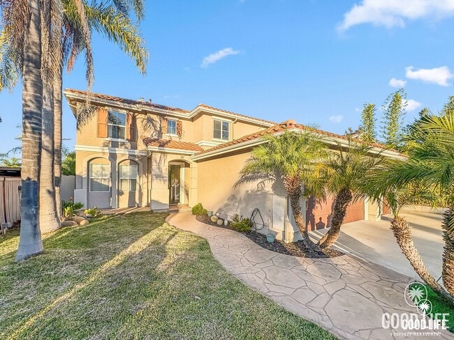 Building Photo - Great 4B/3BA House in Oceanside w/ a Large Loft!