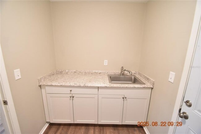 Building Photo - 1455 Ridgelane Cir S