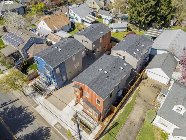 Building Photo - BRAND NEW stylish and modern Mt. Tabor stunner! Available Now!!
