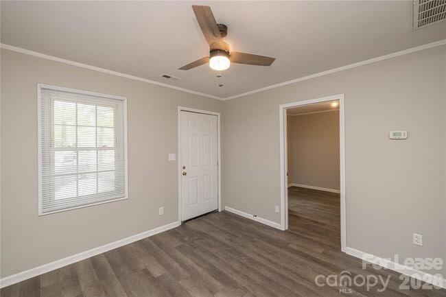 Building Photo - 629 Colston St