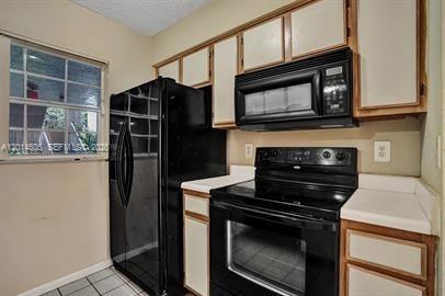 Building Photo - 2871 N Oakland Forest Dr
