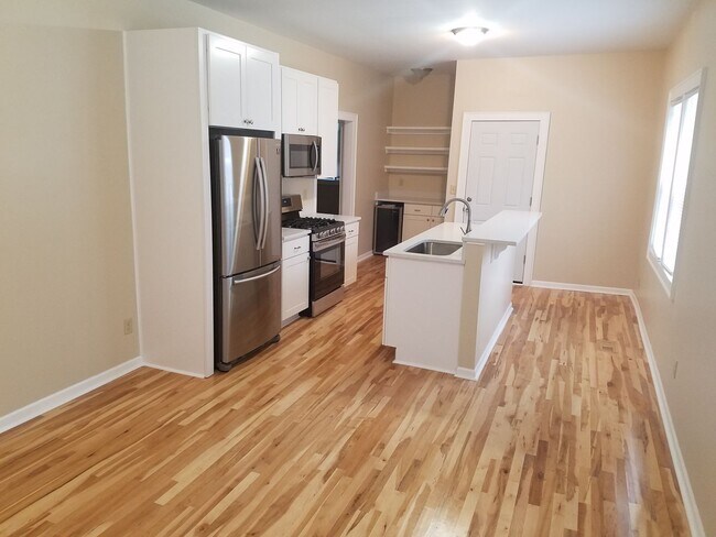 Building Photo - 524 E Wright St