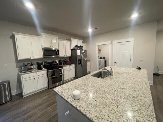 Building Photo - 6172 Forest Bay Ave