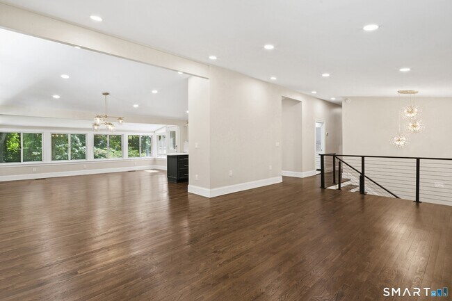 Building Photo - 17 Nutmeg Dr