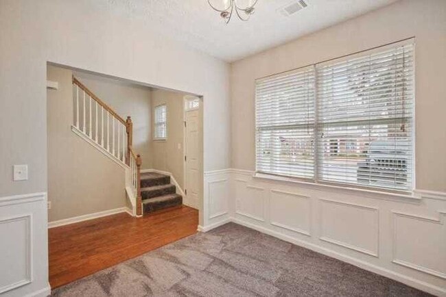 Building Photo - Fantastic 3bd/2.5ba home! Coming soon!