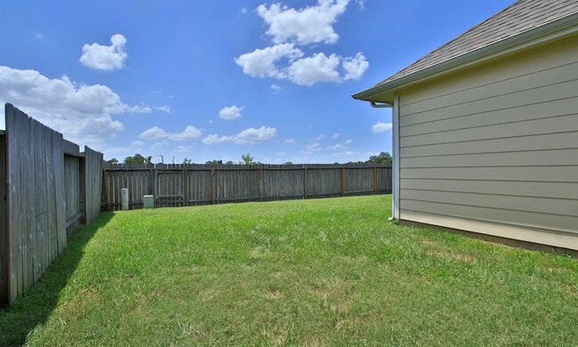 Building Photo - 21615 Rainfall Park Dr