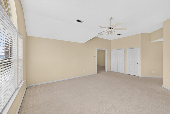 Building Photo - 8701 Mandevilla Dr