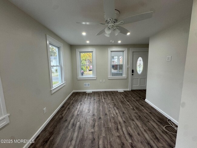 Building Photo - 11 Washington Ave