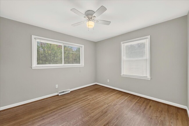 Building Photo - 3237 Harrow Pl