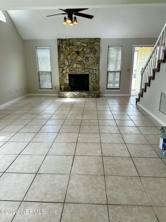 Building Photo - 11571 Fort Caroline Lakes Dr