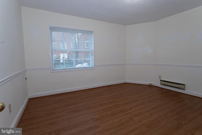 Building Photo - 1612 W Abingdon Dr